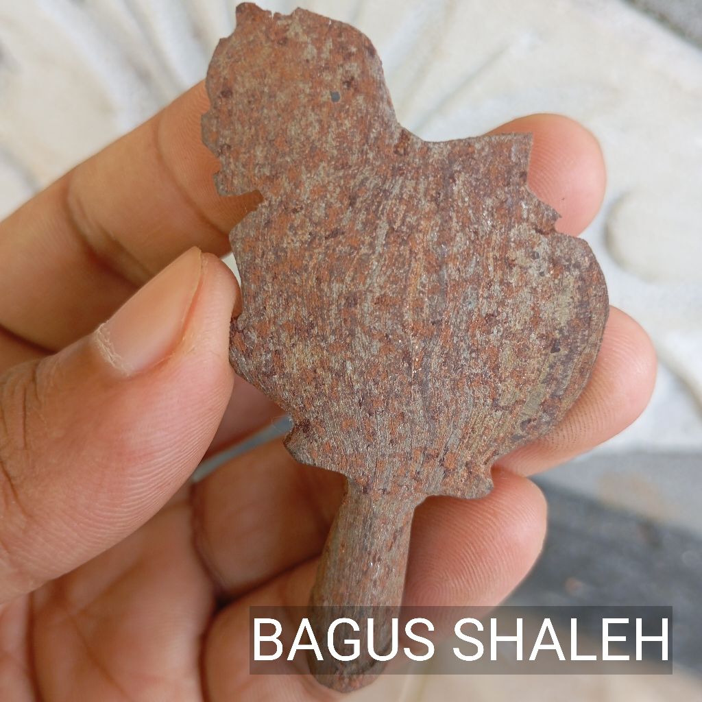 KERIS PUTUT SAJEN WINGIT