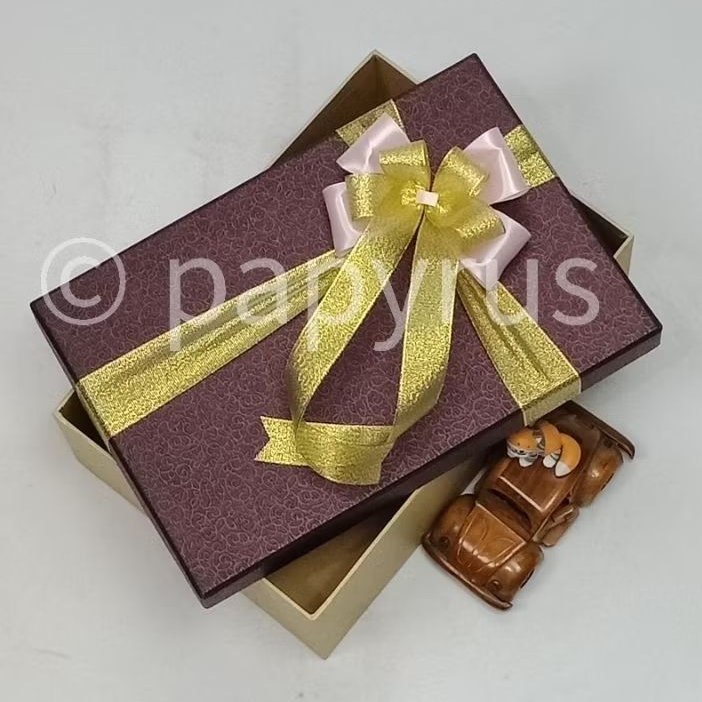 

PAPYRUS Kombinasi 20x30 Tinggi 5cm Kotak Kado Gift Box Hardbox Hampers V2