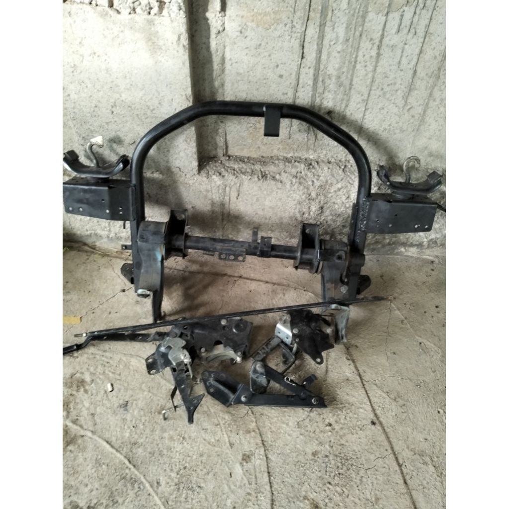 jungkit kabin canter/engsel kabin canter ps 125/110