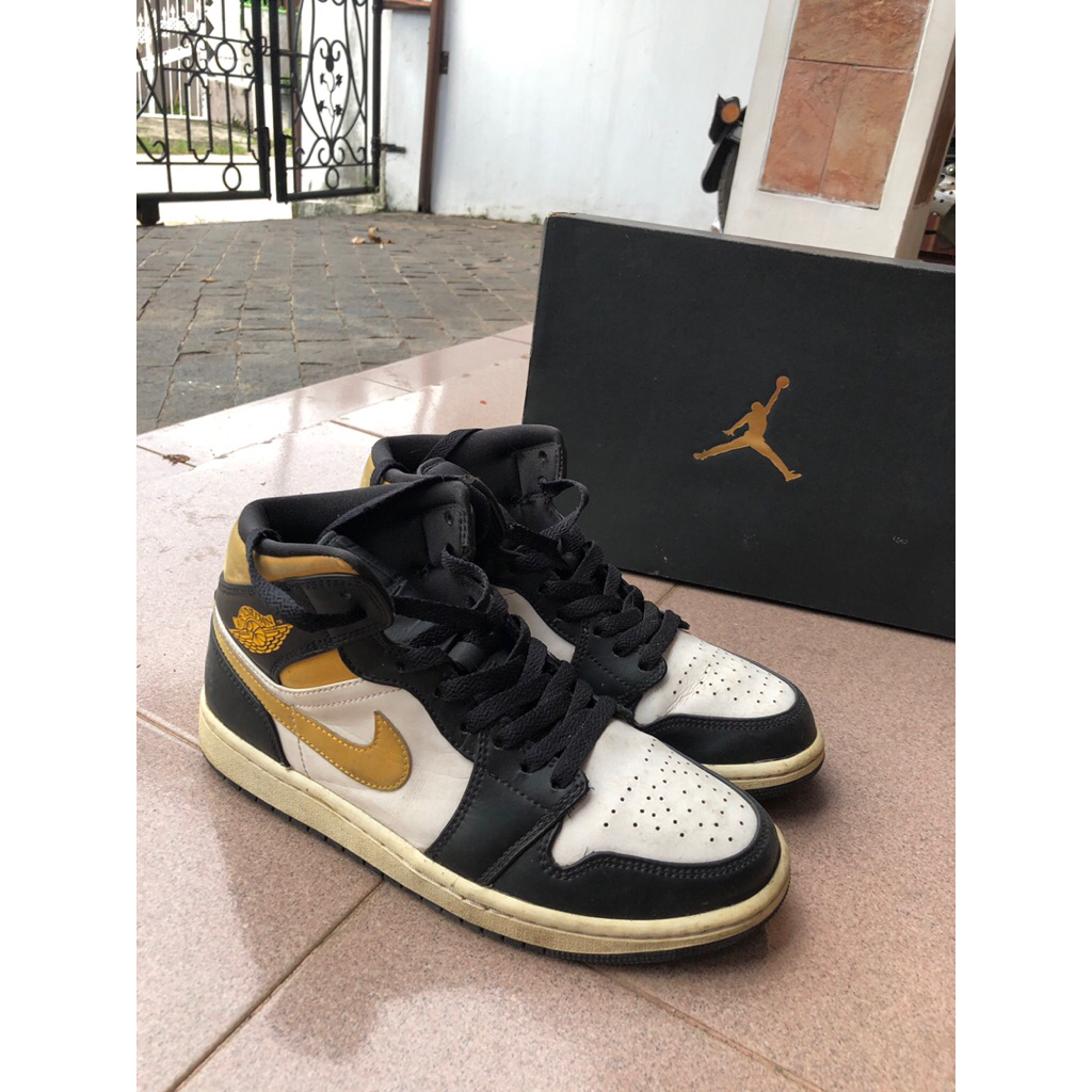 Air Jordan 1 Mid