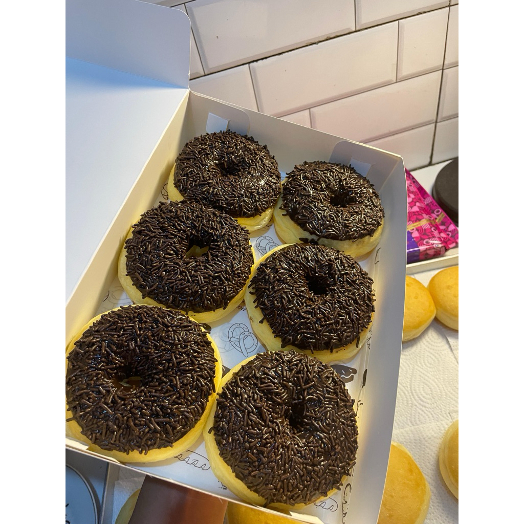 

(PO 1 Hari) Donat Cokelat Messes