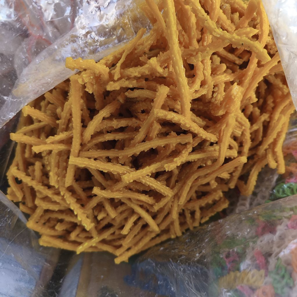 

Kerupuk MANGGAR Mentah Berkualitas - Makanan Khas Tradisional