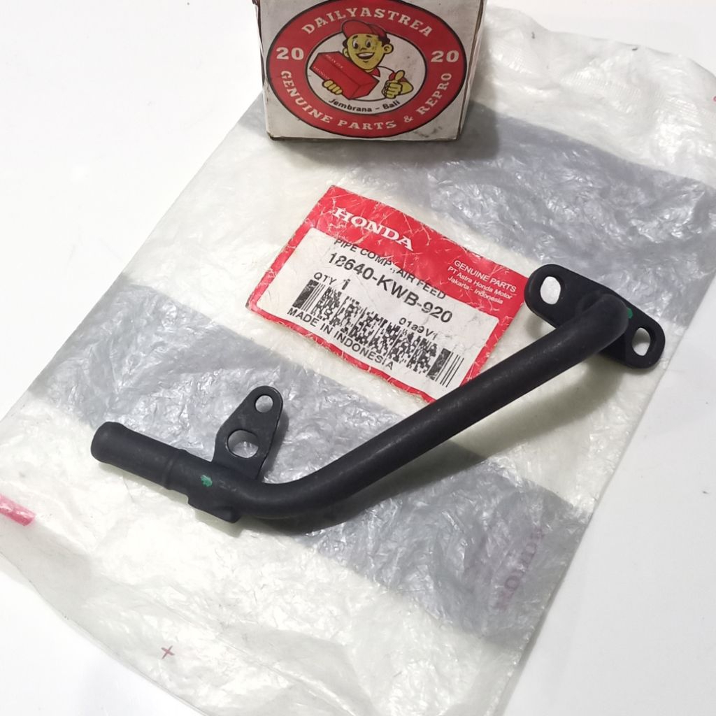 PIPE COMP AIR FEED RAMAH LINGKUNGAN HONDA BLADE 110 OLD KARBU ORIGINAL ORI 18640-KWB-920