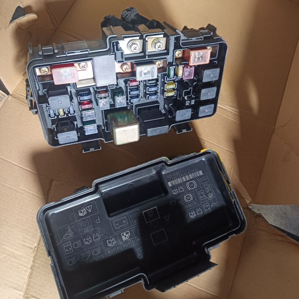 FUSE Box sikring mobil honda crv k20 gen2 tahun 2003/2007 copotan original jepang ex Singapore