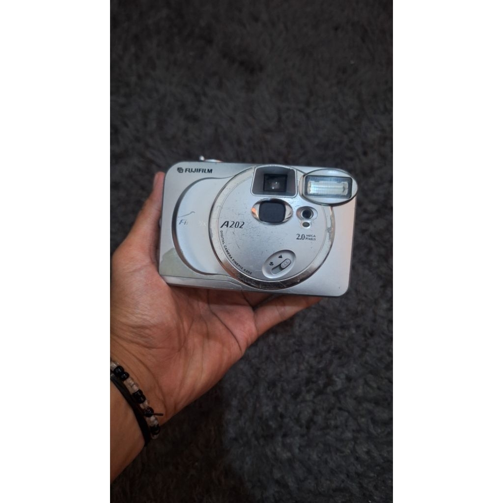 Fujifilm finepix A202 (booked)