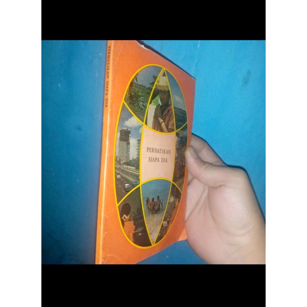 Buku Jadul Rohani 1973 - PERHATIKAN SIAPA DIA - Hidup dan Ajaran Yesus