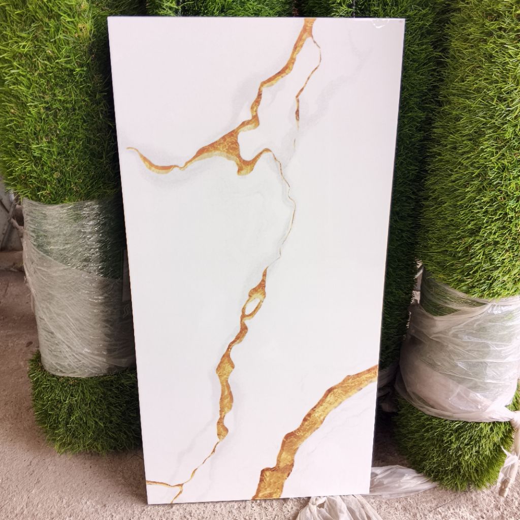 keramik 30x60 putih salur gold (glossy) /keramik dinding/ keramik dinding salur/ keramik dinding kam