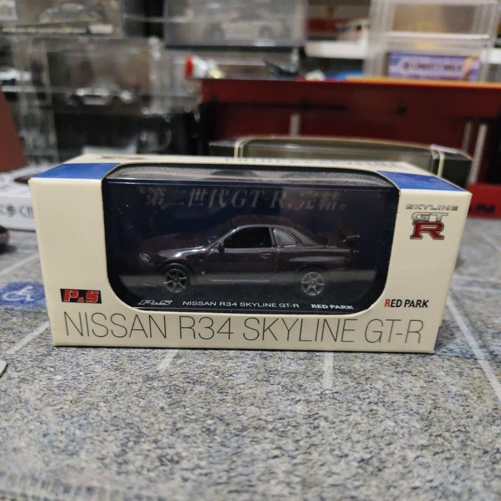 KYOSHO PRINCE AND SKYLINE MUSEUM MODEL NISSAN SKYLINE R34 RED PARK