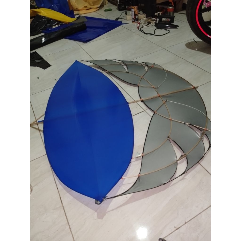 LAYANGAN RAM-RAMAN UKURAN 1, 1 METER+SENDAREN/SAWANGEN