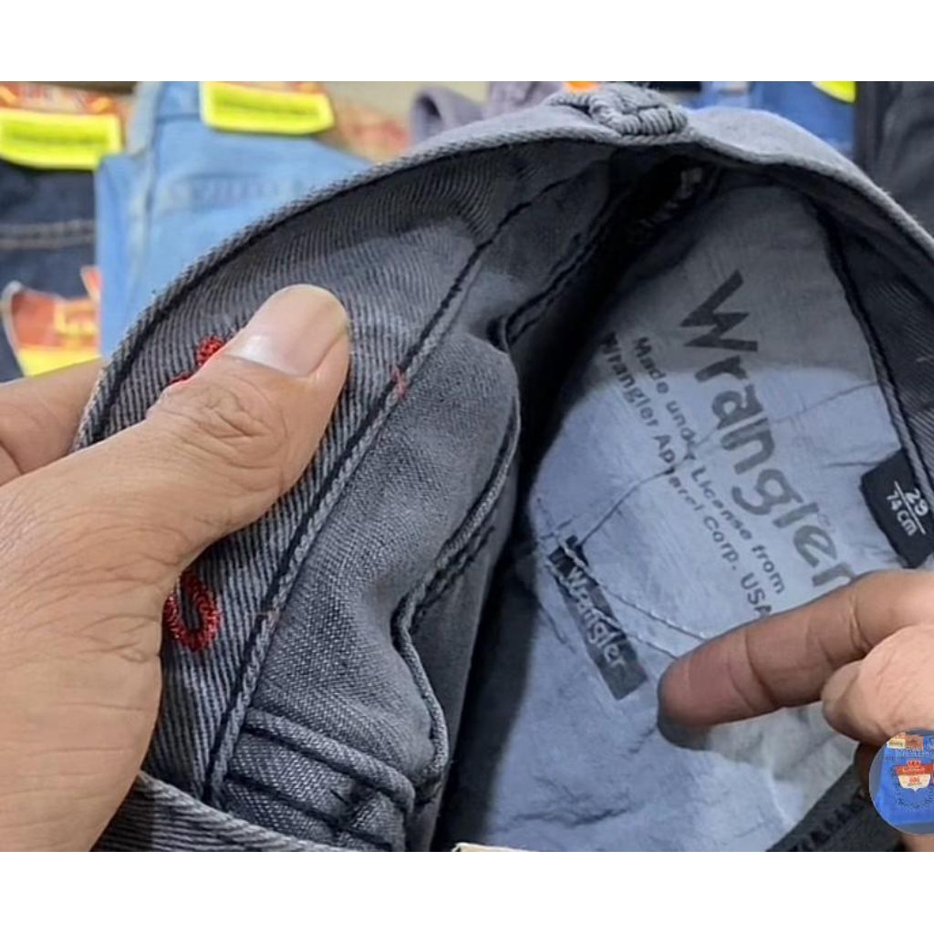 Celana jeans Wrangler standar reguler pria // Celana standar Wrangler // Celana denim pria