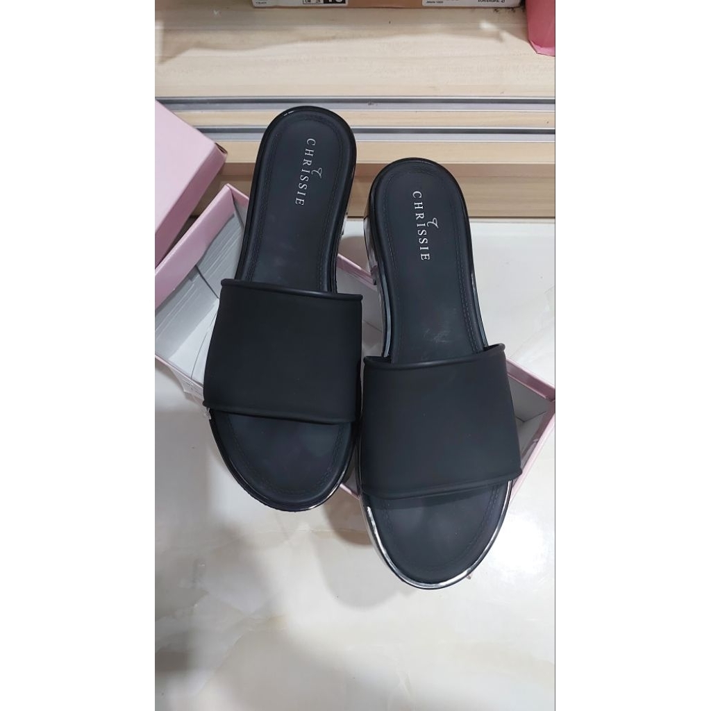 sandal chrissie size 39