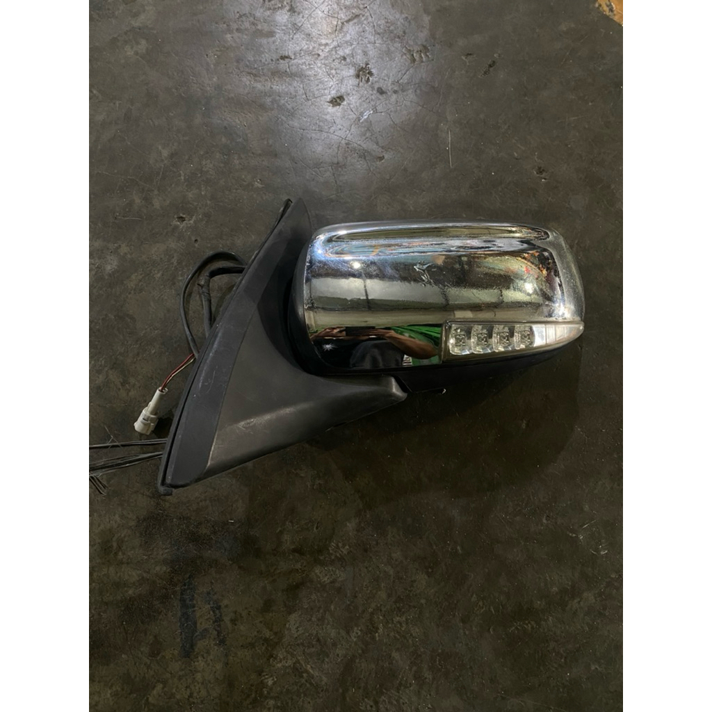Spion xenia lama sebelah kiri miror elektrik