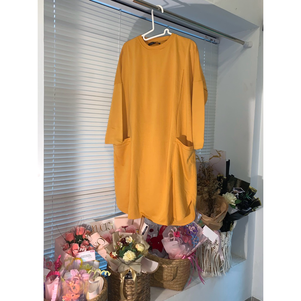 Preloved Baju Atasan Kaos Olahraga Kuning