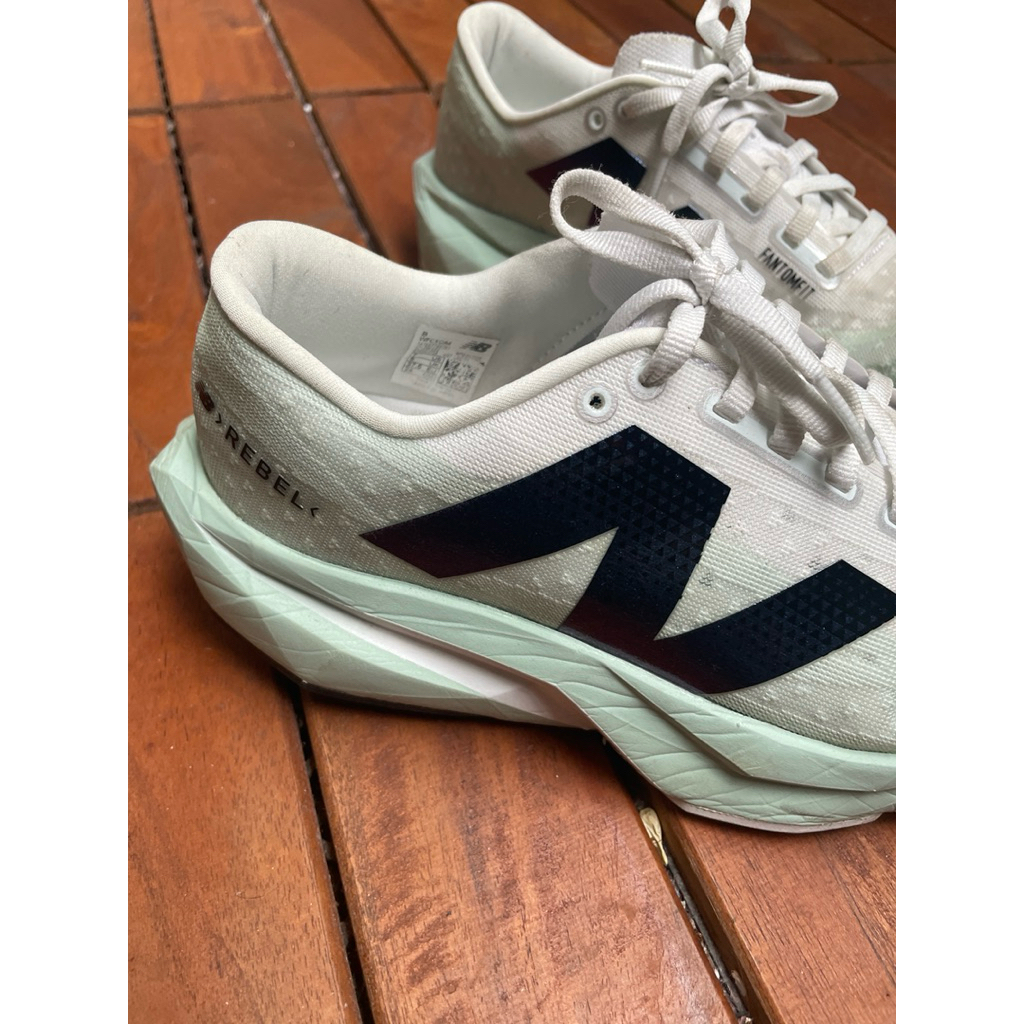 New Balance 37,5 fuelcell rebel v4 preloved