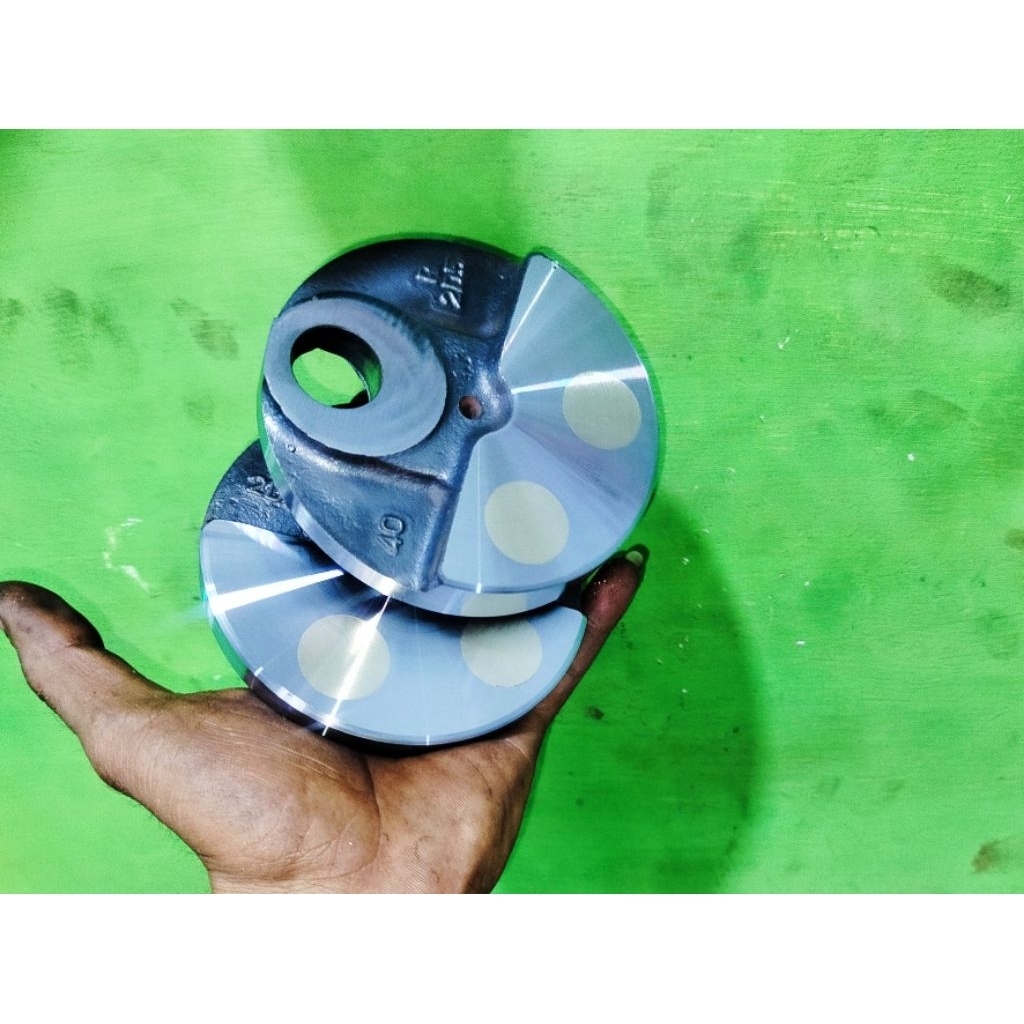 Kruk as Mio stroke up