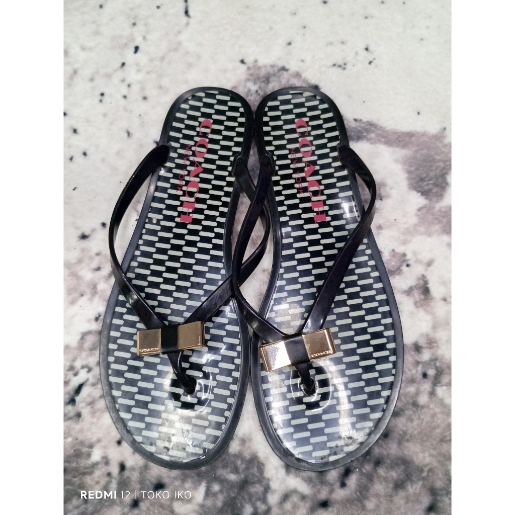 COACH sandal jepit jelly wanita hitam glossy uuran 38 preloved