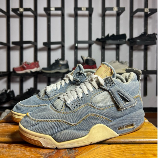 sepatu retro levis size 42