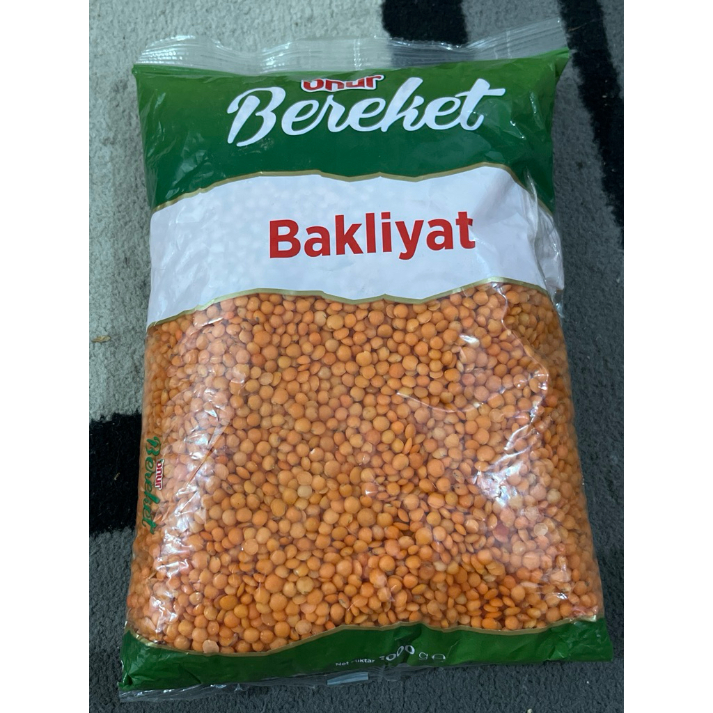 

Onur Bereket Bakliyat, yang merupakan kemasan kacang lentil merah.