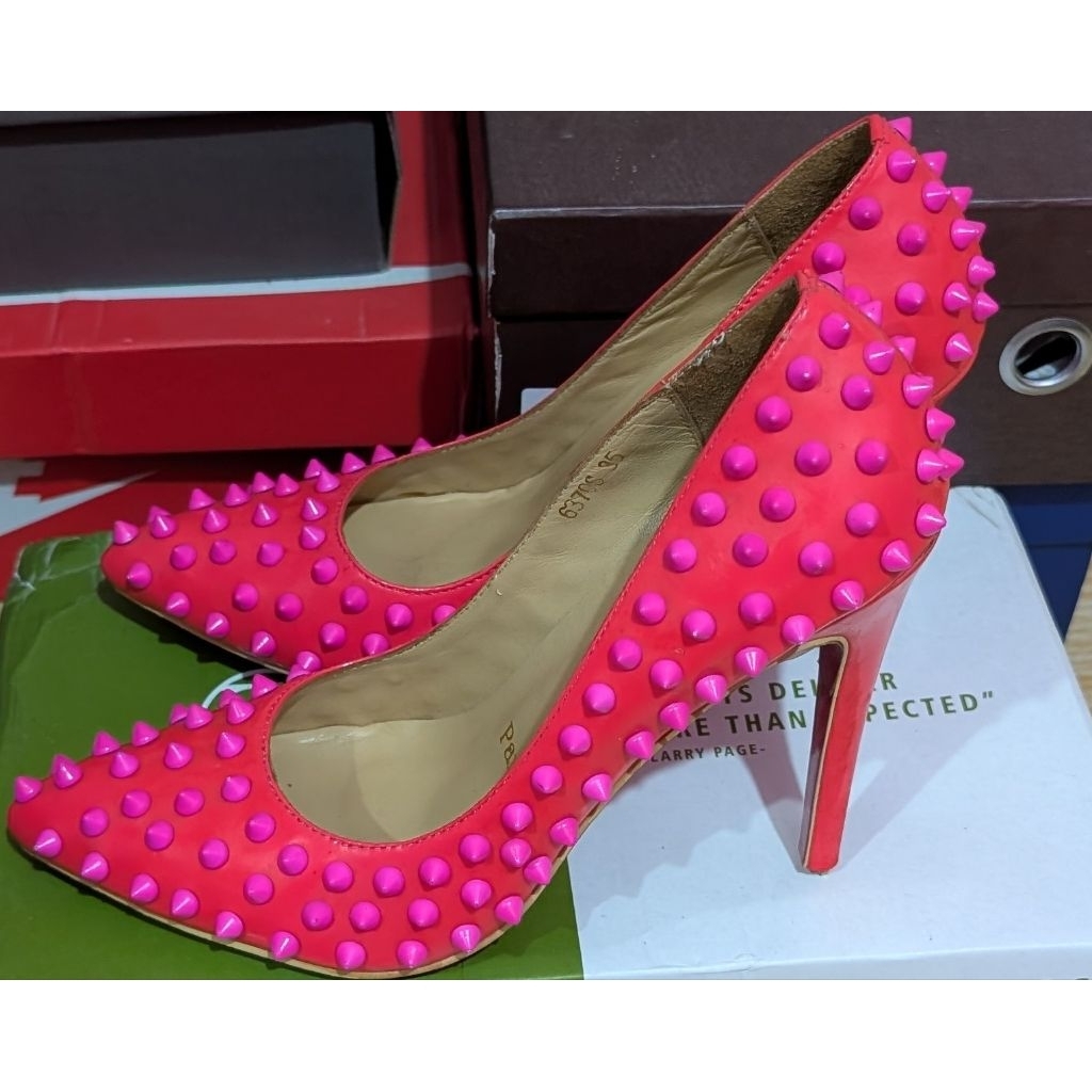 Sepatu Wanita Christian Louboutin ORI