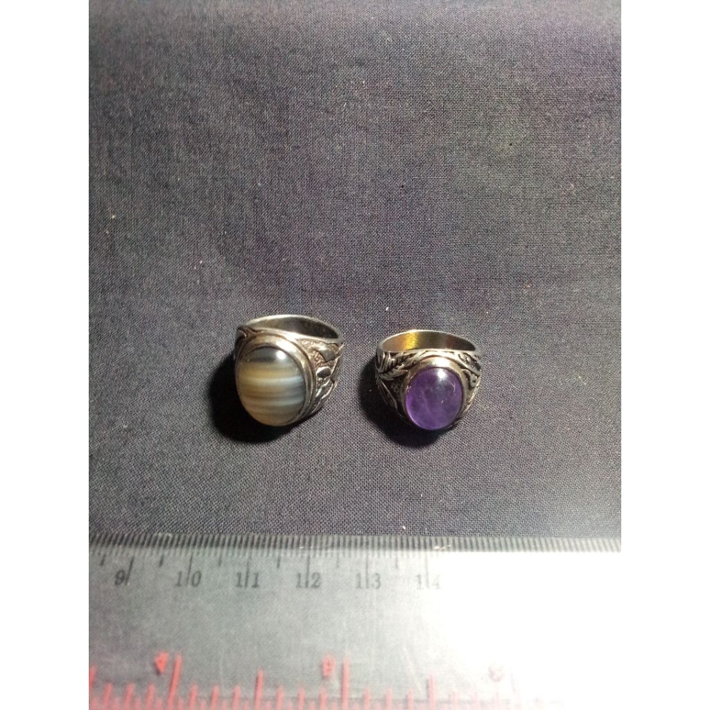 Cincin batu kecubung ungu