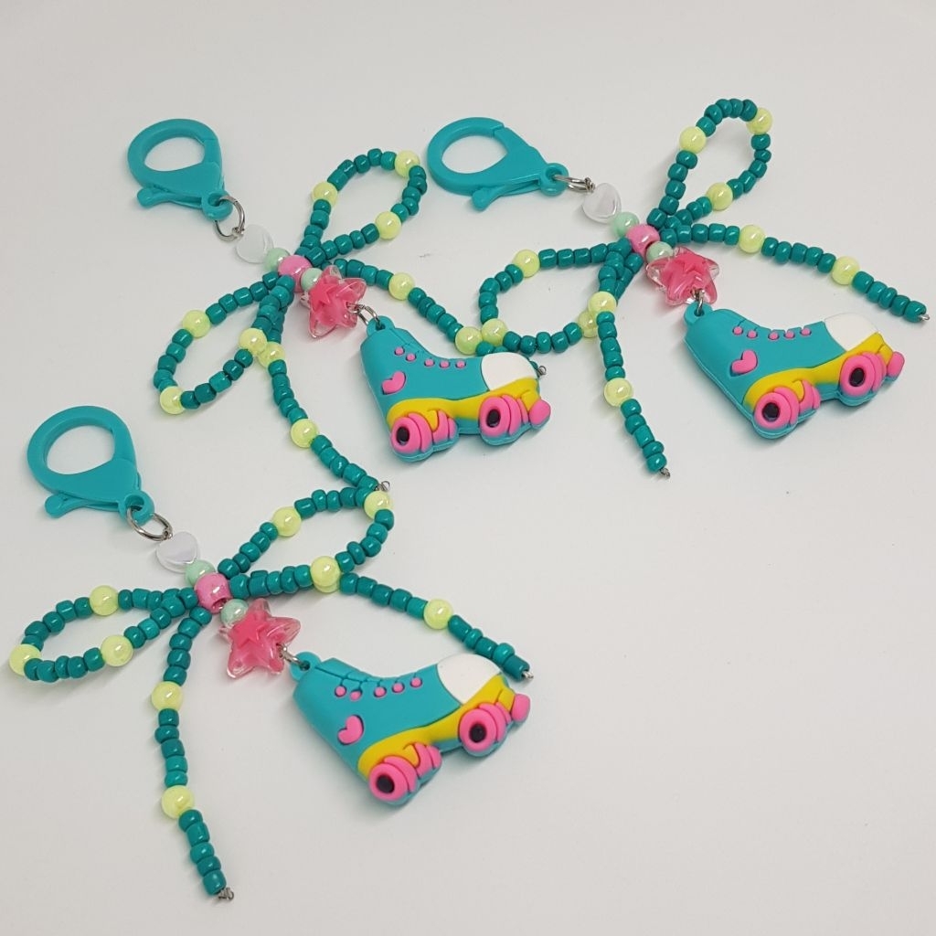 Gantungan Tas Tema Sepatu Roda