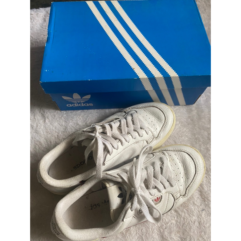 sepatu adidas original warna putih