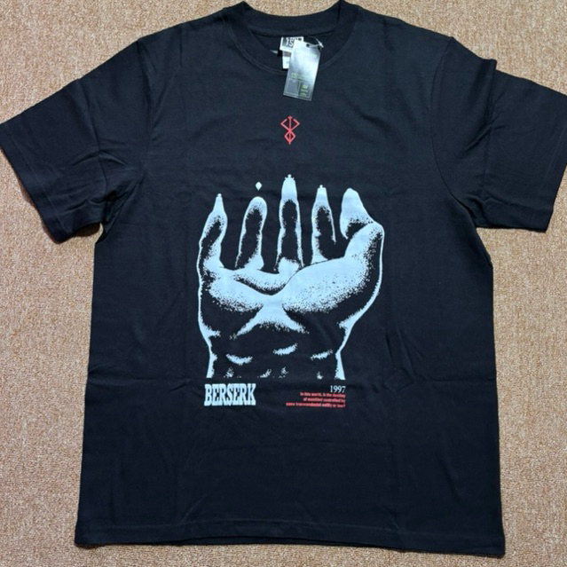 (F) Kaos Berserk Bootleg Hitam L Anime