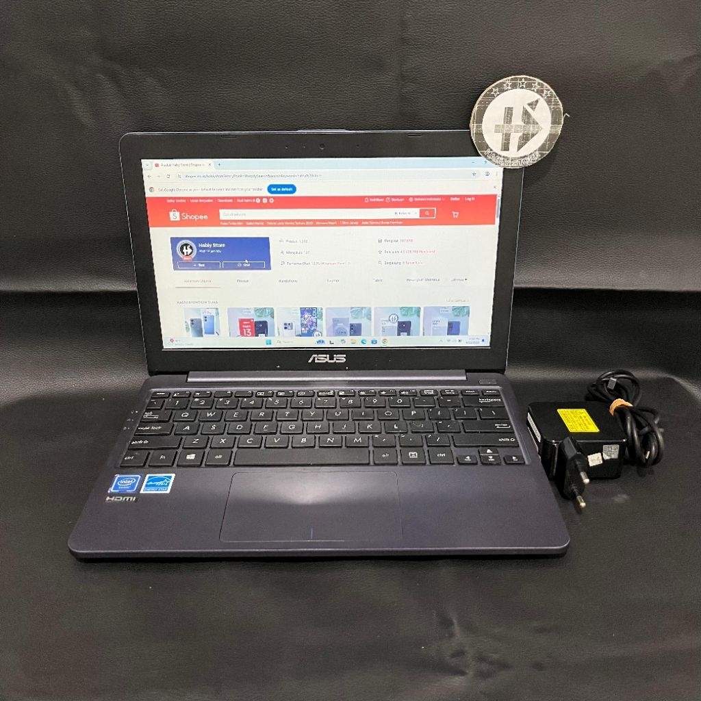 LAPTOP ASUS VIVOBOOK 12 E203MAH CELERON N4000 RAM  4GB HDD 500GB 12 INCH SECOND MULUS BERGARANSI