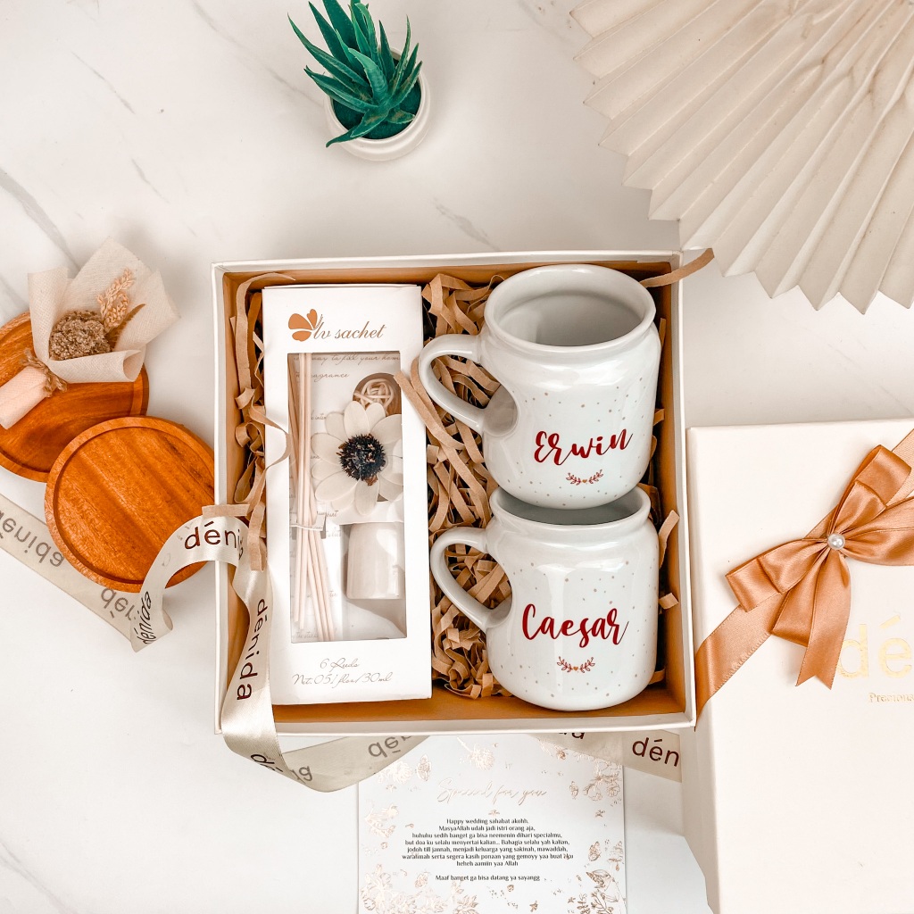 Red Diffuser Hadiah Pernikahan Bermanfaat Kado Couple Custom | Kado Nikah | Hampers Wedding - Denida
