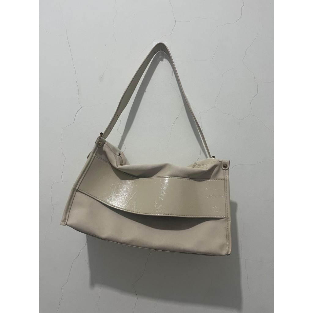 preloved bag andari room