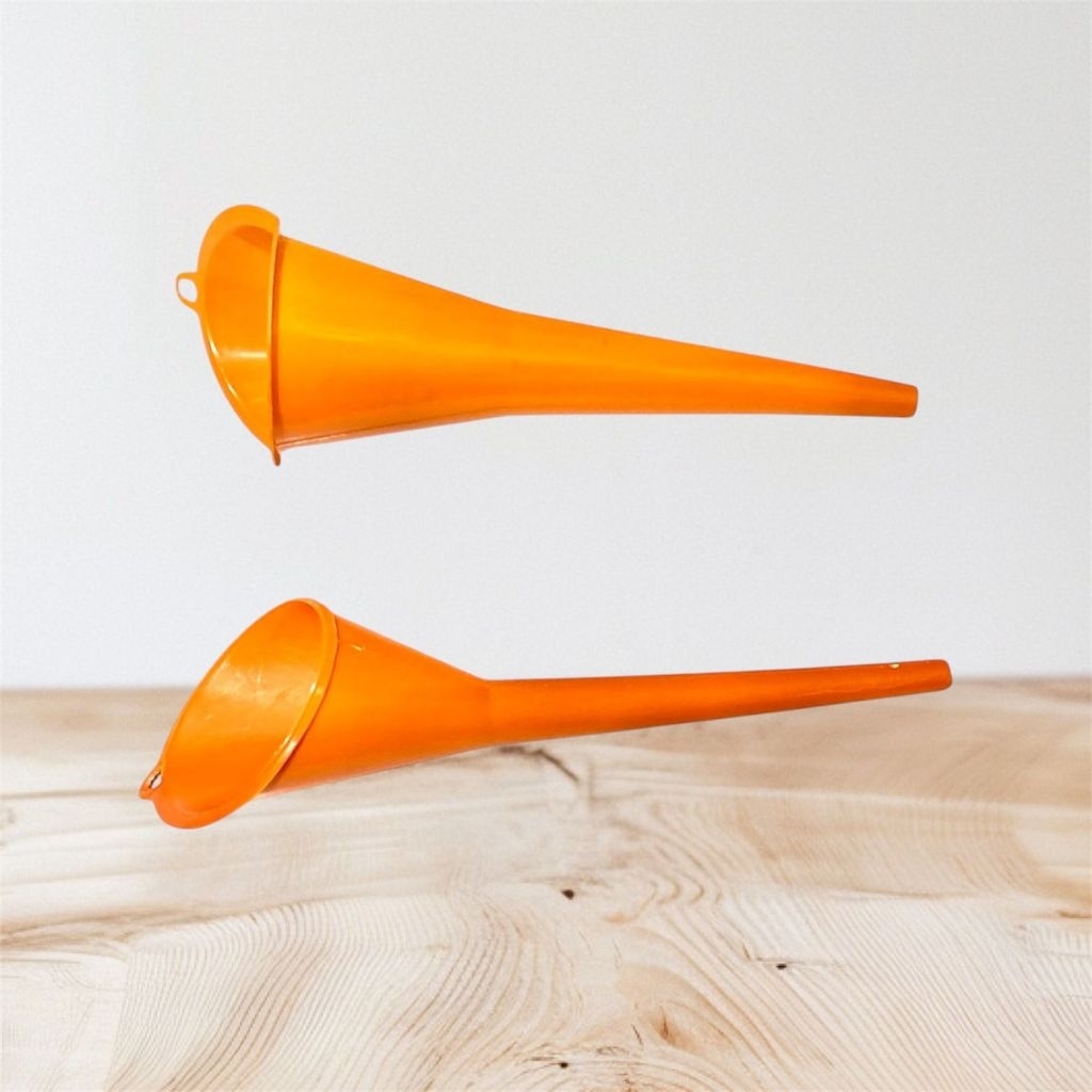 Corong Oli Panjang Serbaguna