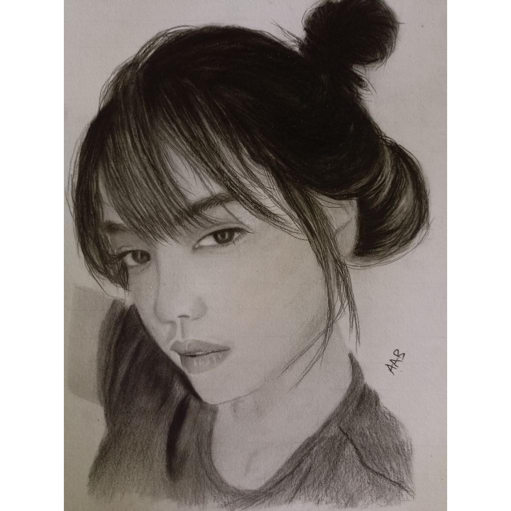 Kado sketsa wajah pensil ukuran A4 20×30 cm desain minimalis cocok untuk [ wisuda ] [ wedding ] [ ul