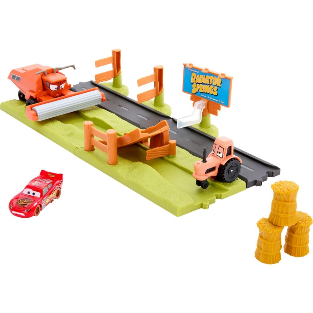 READY MATTEL DISNEY AND PIXAR CARS PLAYSET WITH 3 TOY VEHICLES & 2 WAYS TO PLAY, FRANK ESCAPE &