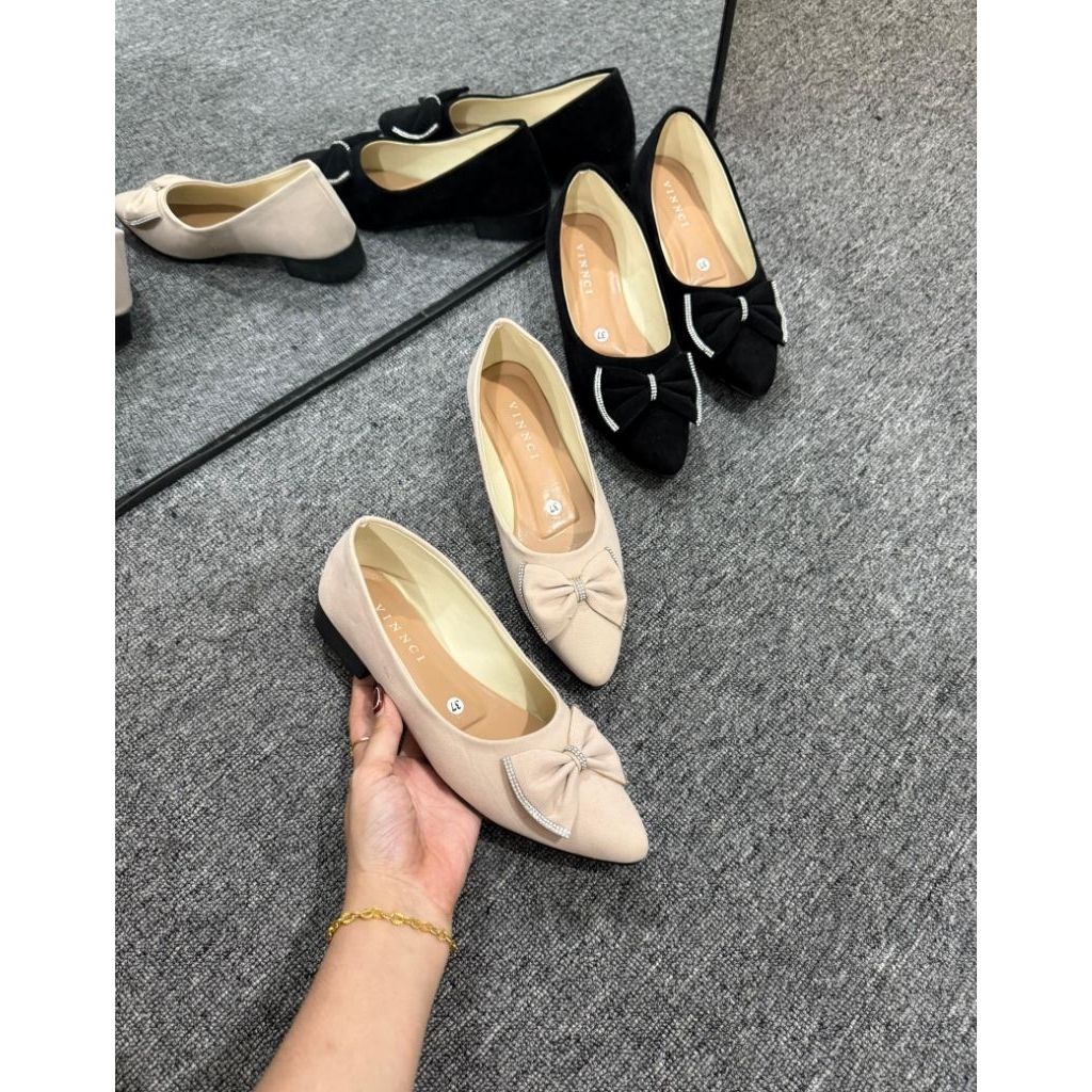 Flatshoes pita mutiara mewah pansus pita sandal wanita