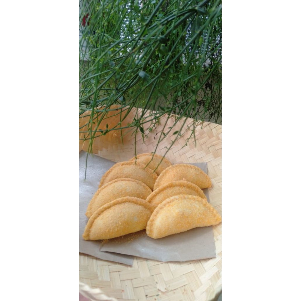 

Cireng isi ayam suir daun jeruk