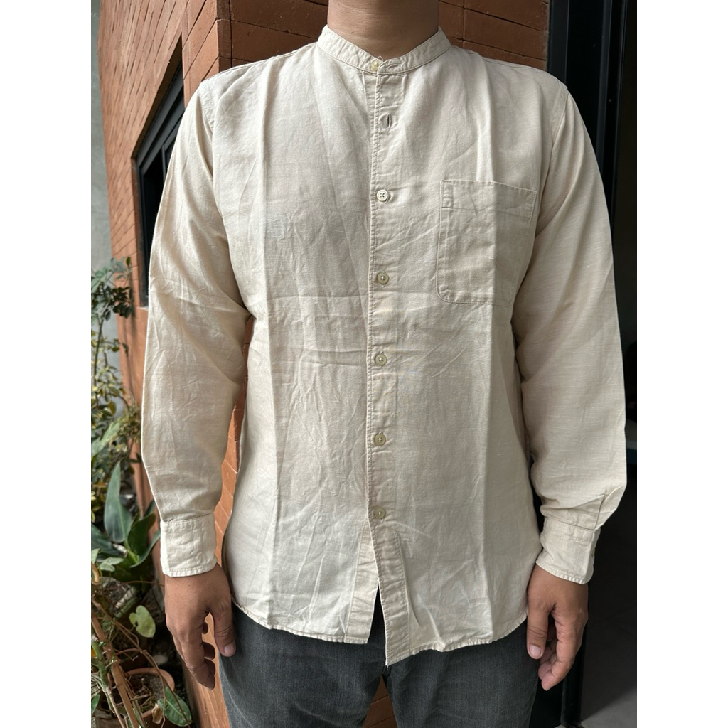 PRELOVED LIKE NEW ORIGINAL UNIQLO STORE atasan kemeja lengan panjang bahan linen pria cowok warna cr