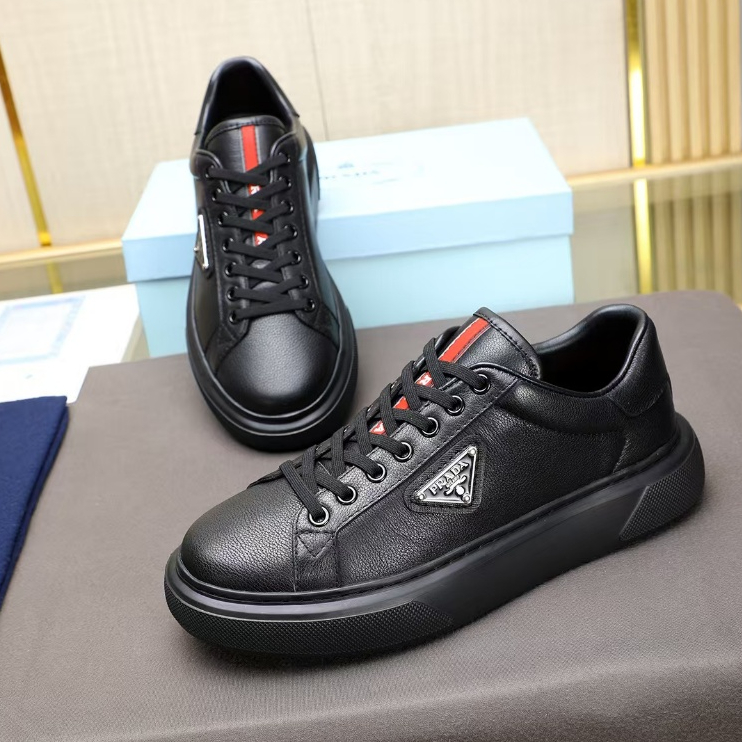 Prada men's casual shoes, top layer cowhide sneakers, fashionable flat shoes, running shoes