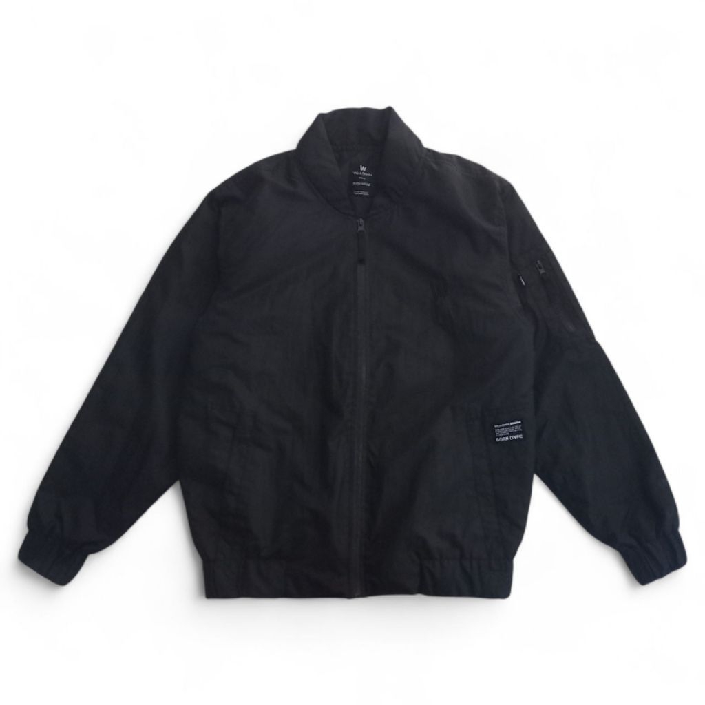 Jacket bomber hitam by Wellborn (local brand)