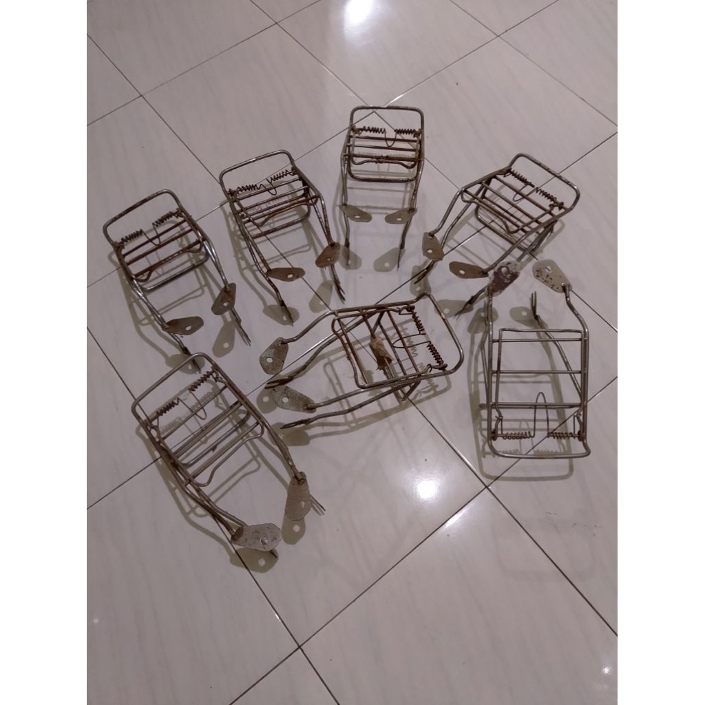 Rak Jepit Belakang V75 V80 Original Japan