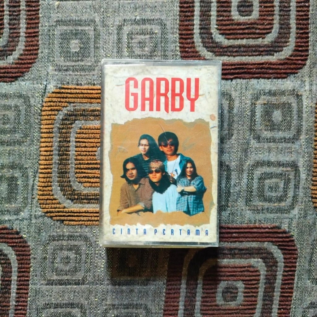 kaset pita GARBY - CINTA PERTAMA