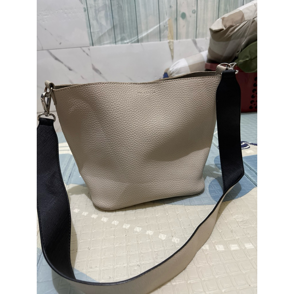 PRELOVED FIND KAPOOR ORIGINAL