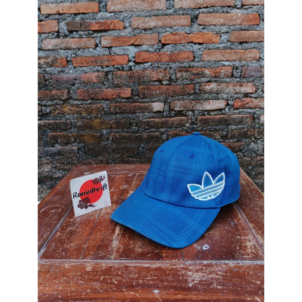 caps adidas trefoil fitted