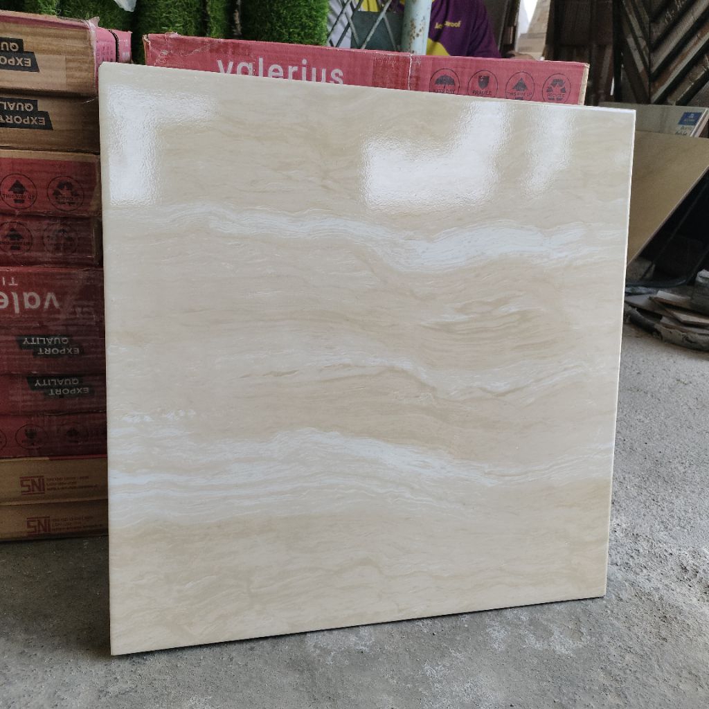 keramik 50x50 motif cream (glossy)/ keramik lantai/ keramik dinding/ keramik motif marmer cream