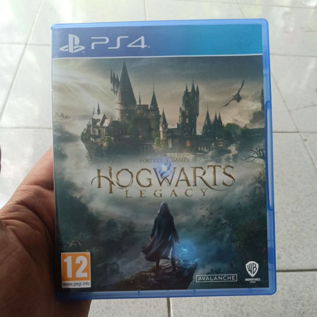 BD / Kaset PS4 Hogwarts Legacy