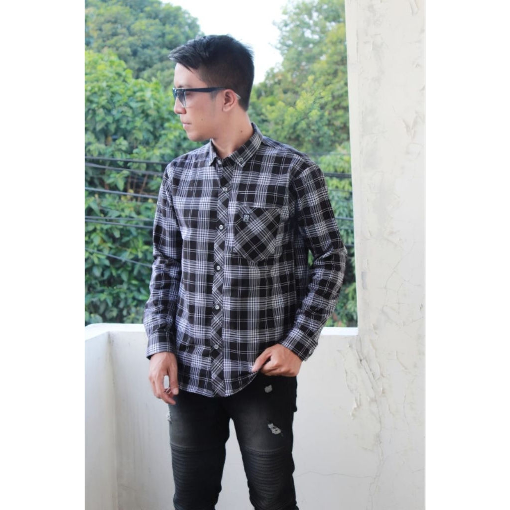 Kemeja Akrilik Byones Lineship Panjang Kotak Kotak Size M L Xl