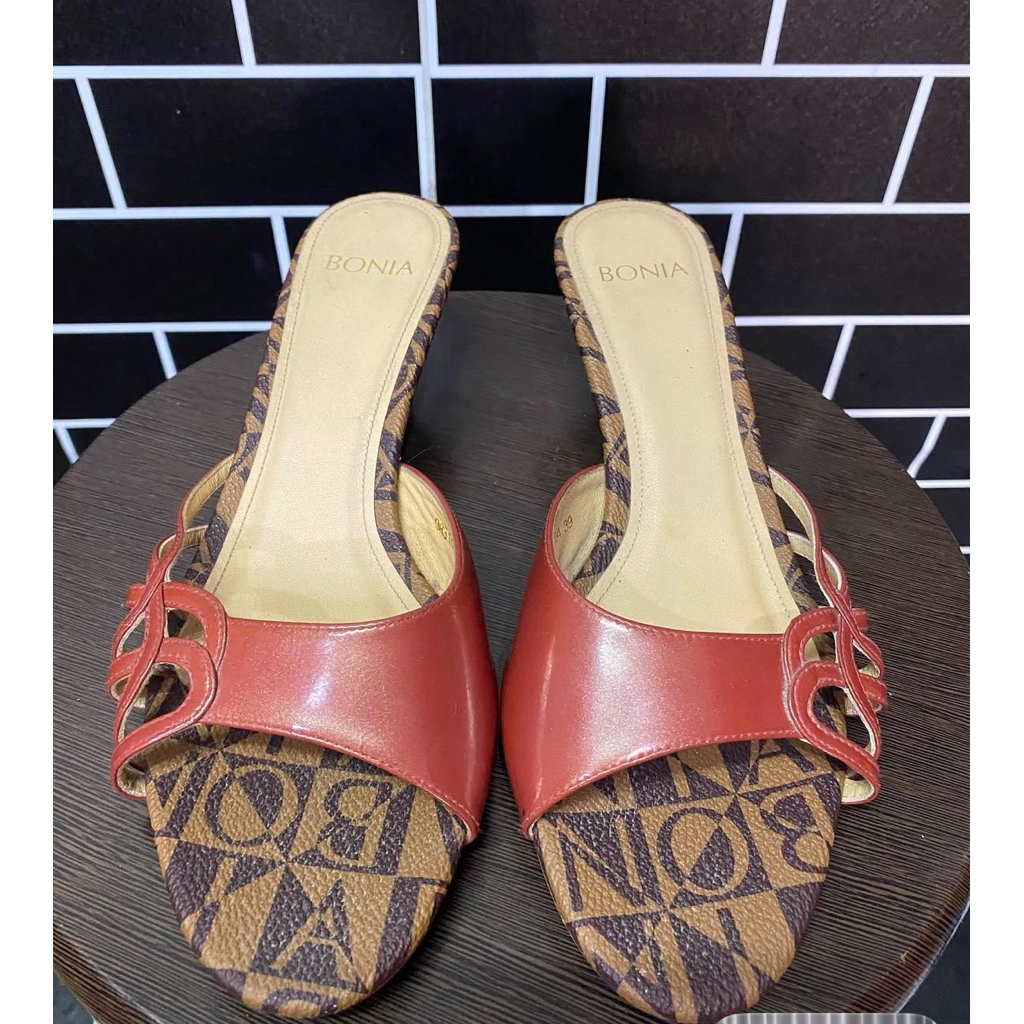 sandal bonia preloved