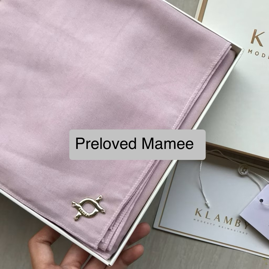 preloved scarf wearing klamby pink polos