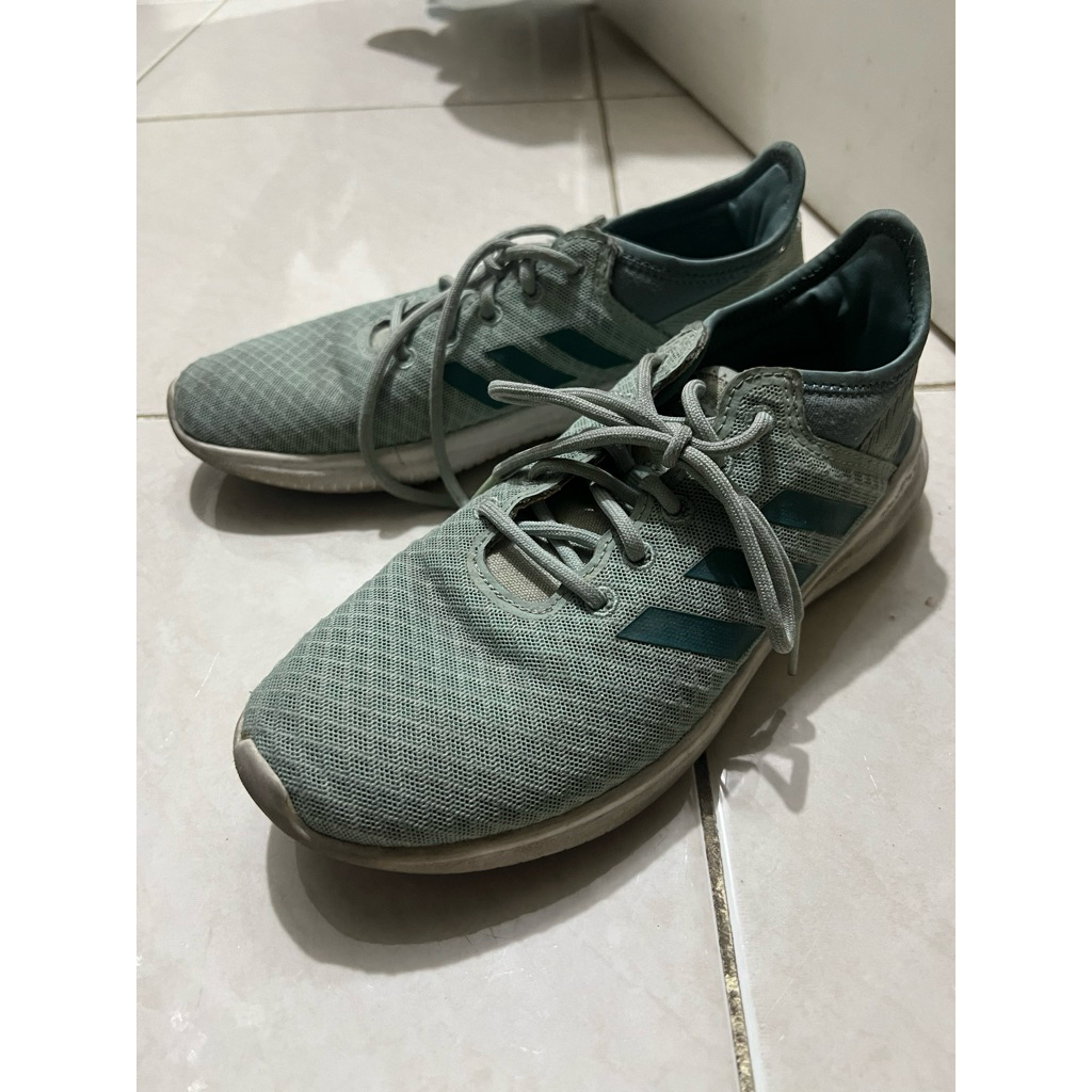 Running Shoes Adidas (Preloved)