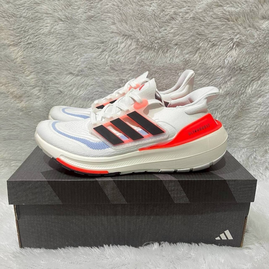 Sepatu Ultraboost 23 Light Solar
