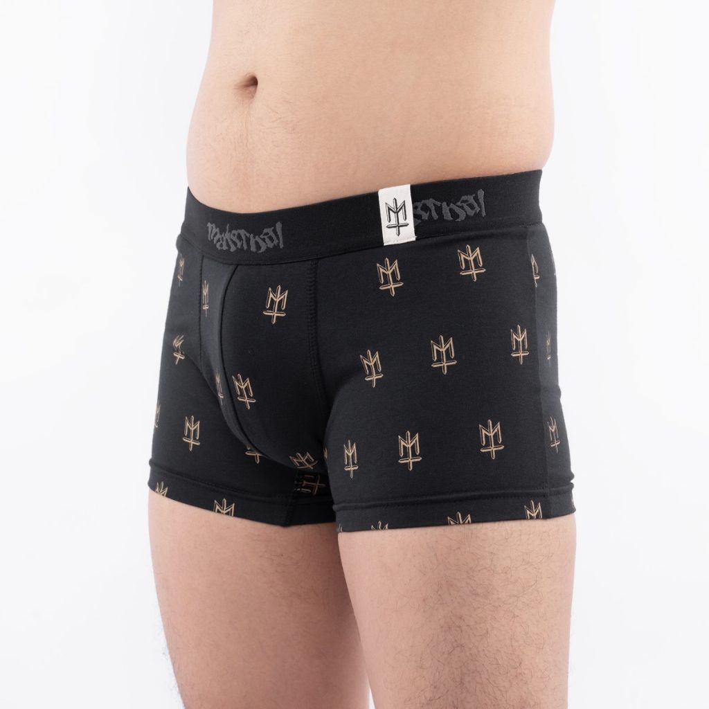 MATERNAL DISASTER - UWR 143 BOXER